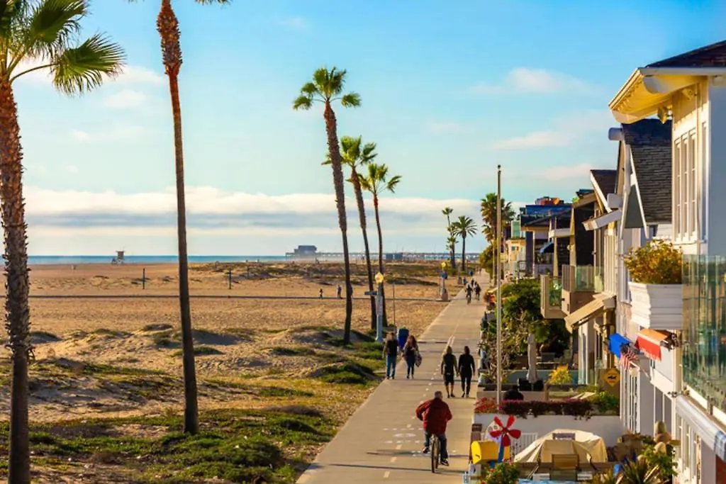 Duplex Across The Street From Beach & Boardwalk Newport Beach