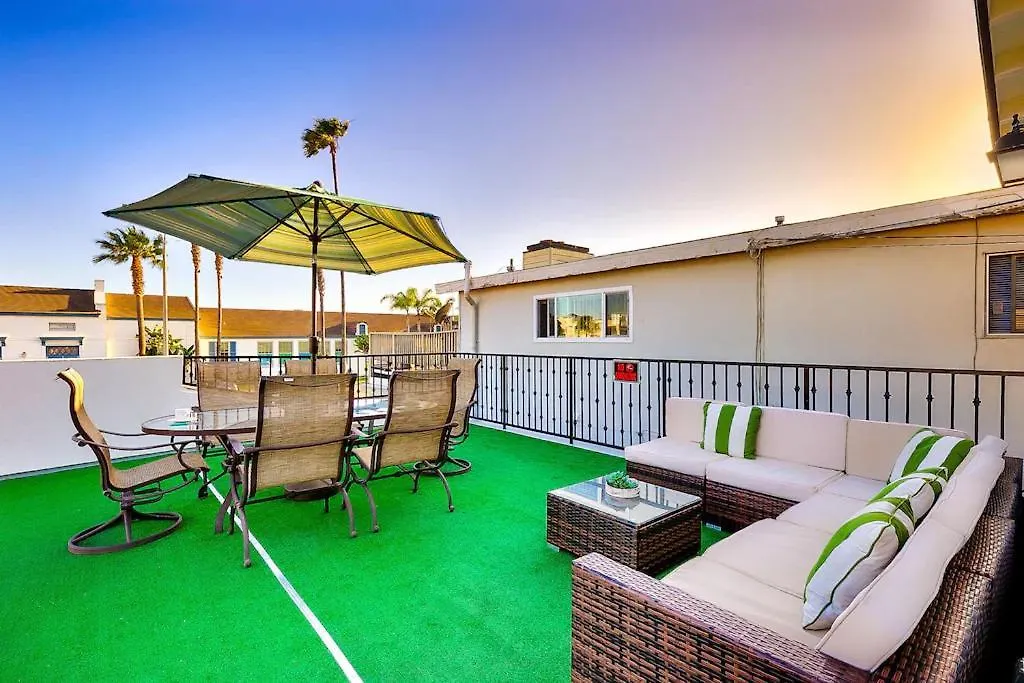 Duplex Across The Street From Beach & Boardwalk Newport Beach Holiday home